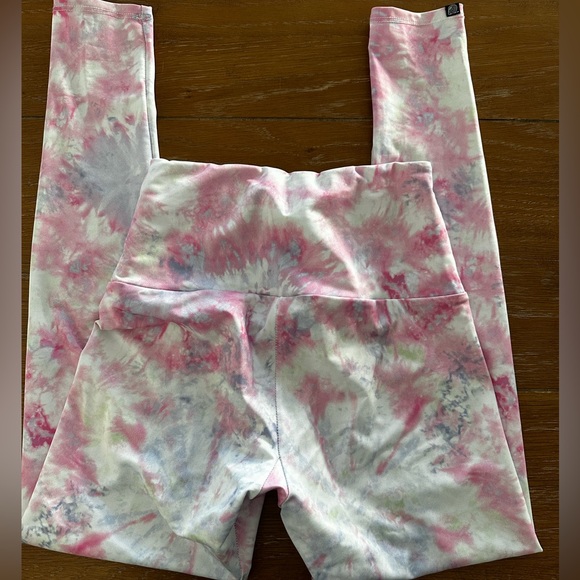 Onzie. Tie dye leggings. Rarely worn. - Picture 2 of 4